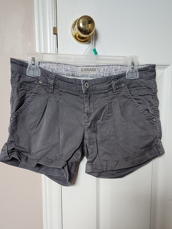 Garage Pants - Vintage Y2K Garage Women's Gray Rolled-Hem Shorts